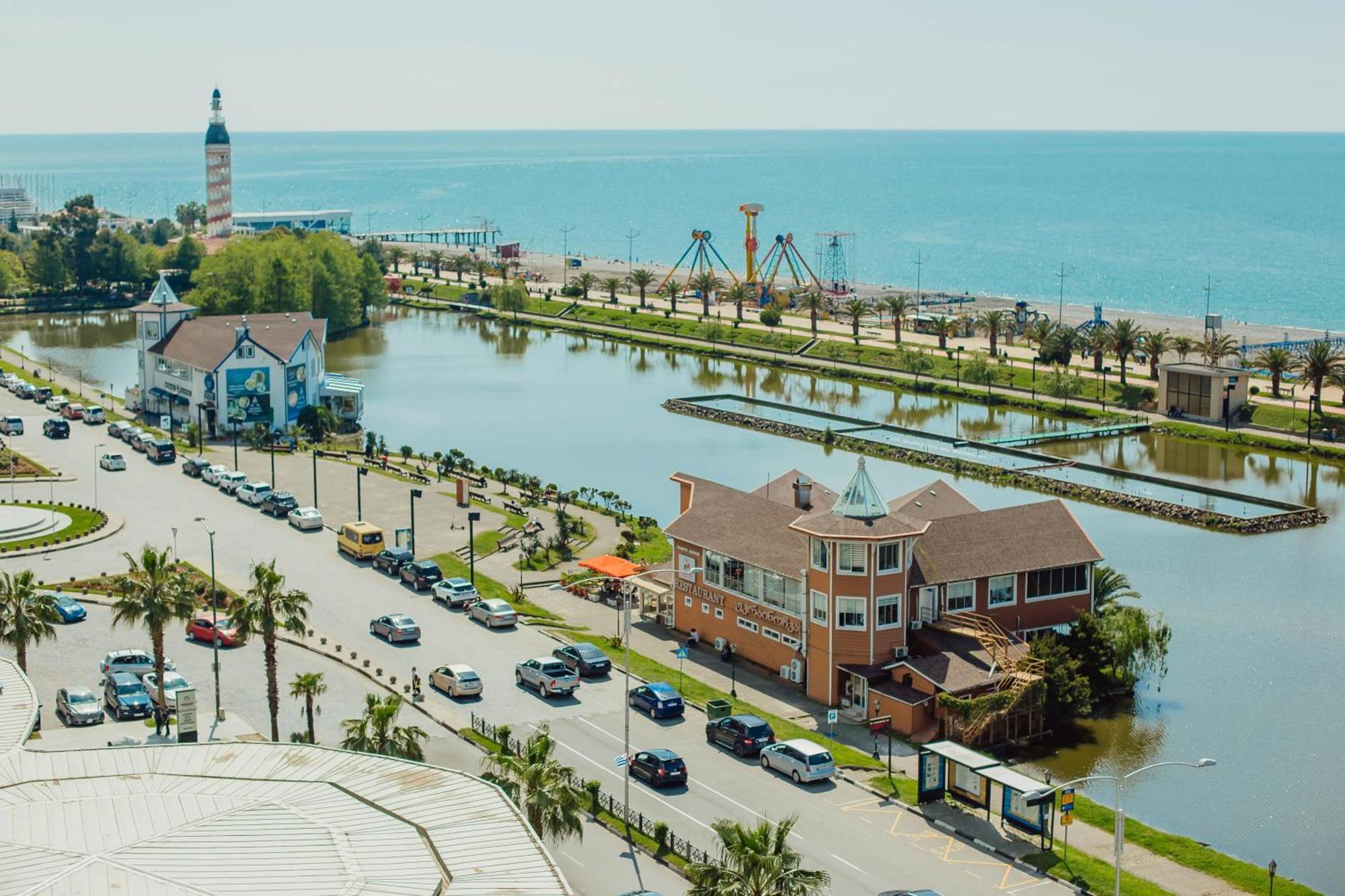 Sunshine Apartments Batumi Exterior photo